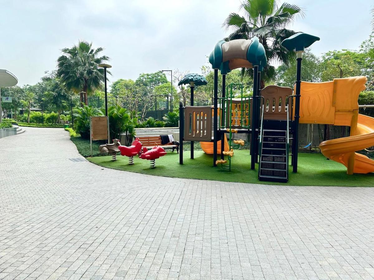 Apartment Delux Two Bedroom In Vinhomes Bay Near Wj Marriott Hanoi