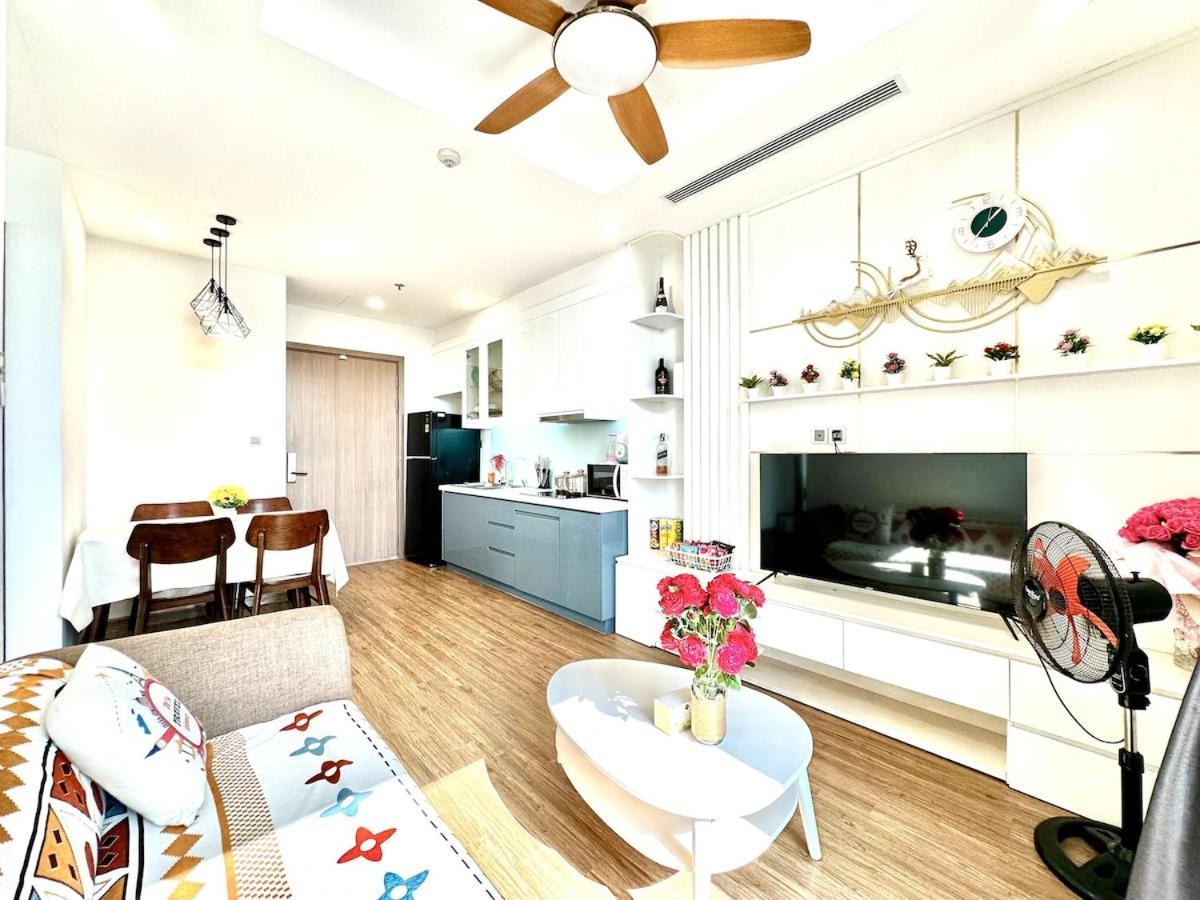 Apartment Delux Two Bedroom In Vinhomes Bay Near Wj Marriott Hanoi